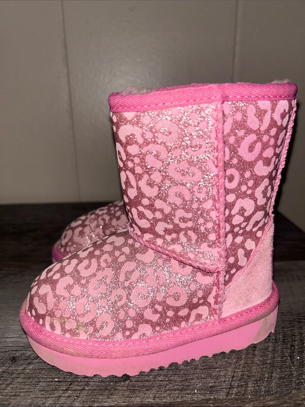 UGG sparkly pink